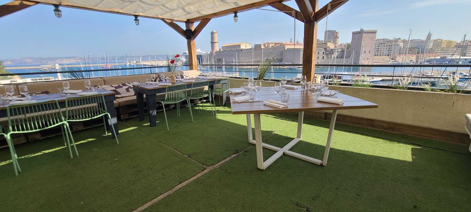 Rooftop Rowing Club Restaurant in Marsiglia - 2