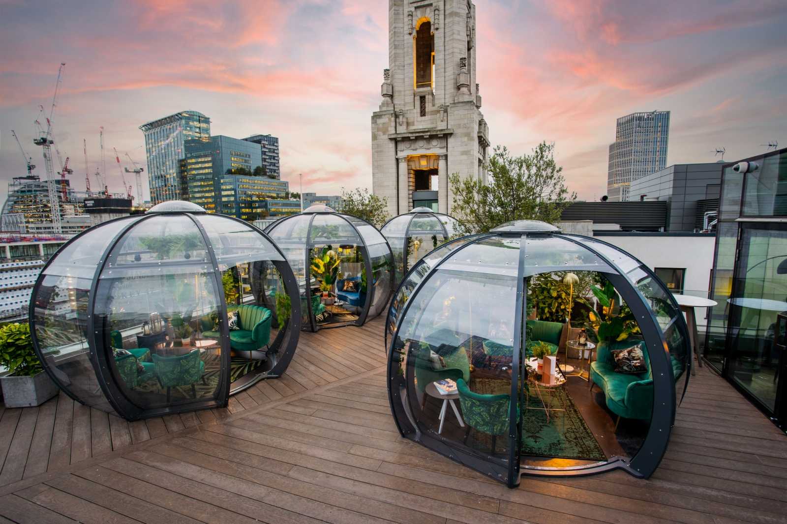 Rooftop Aviary Rooftop Restaurant and Bar -Royal London House / Montcalm in Londra - 3