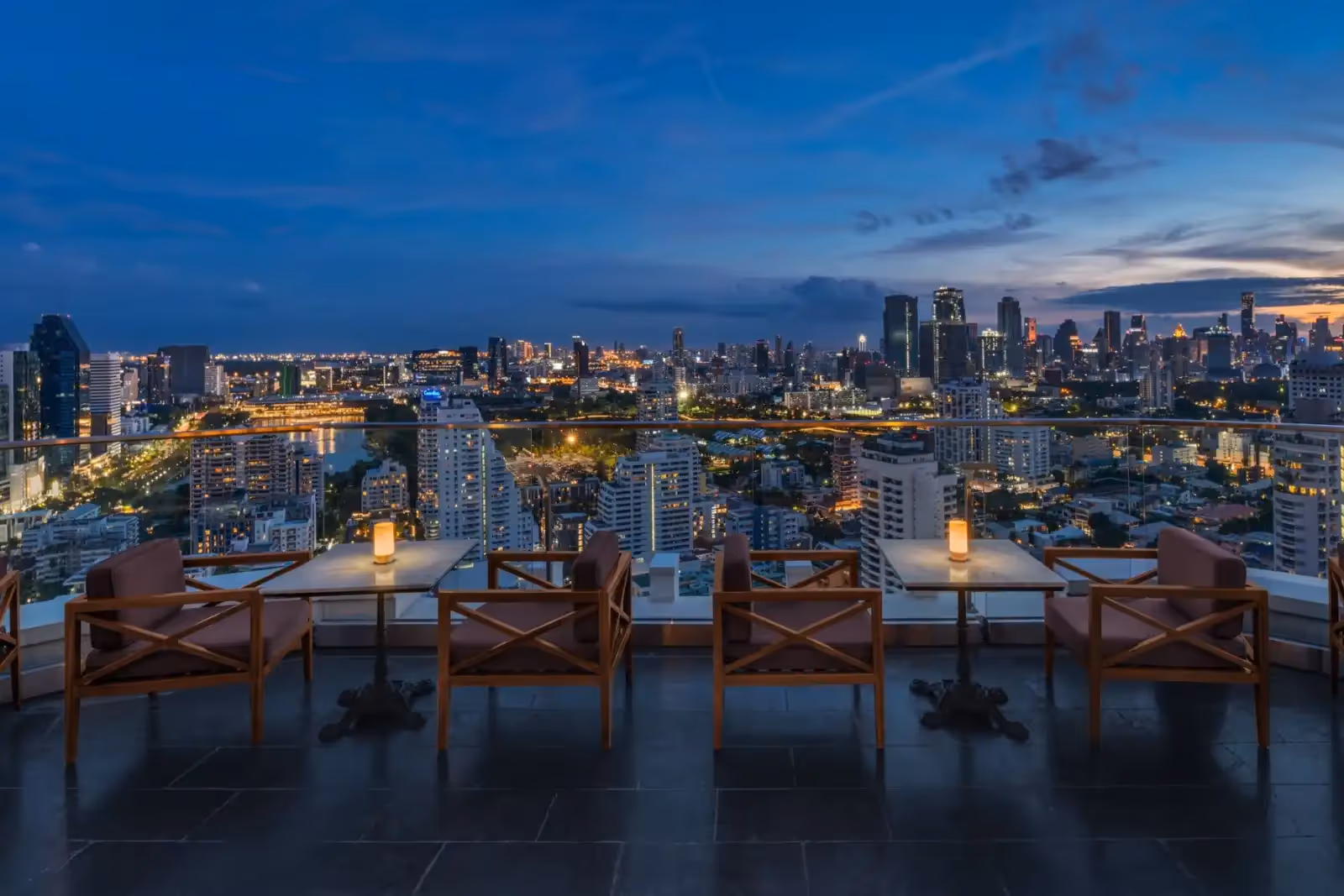 Belga Rooftop Bar & Brasserie a Bangkok - 1