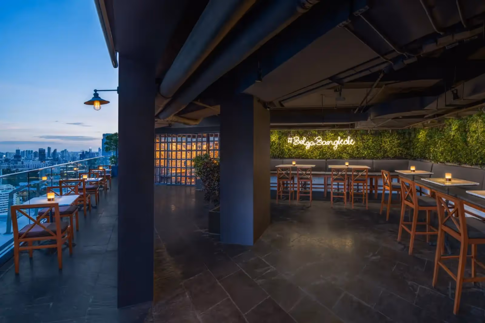 Belga Rooftop Bar & Brasserie a Bangkok - 2