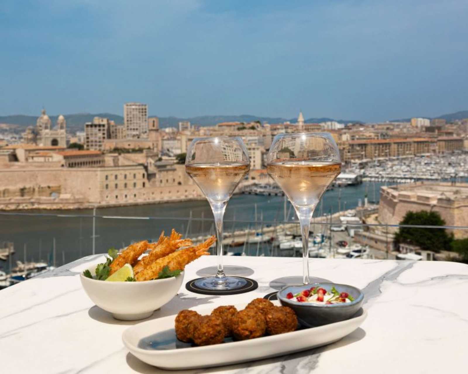 Rooftop Le Dantès Skylounge in Marsiglia