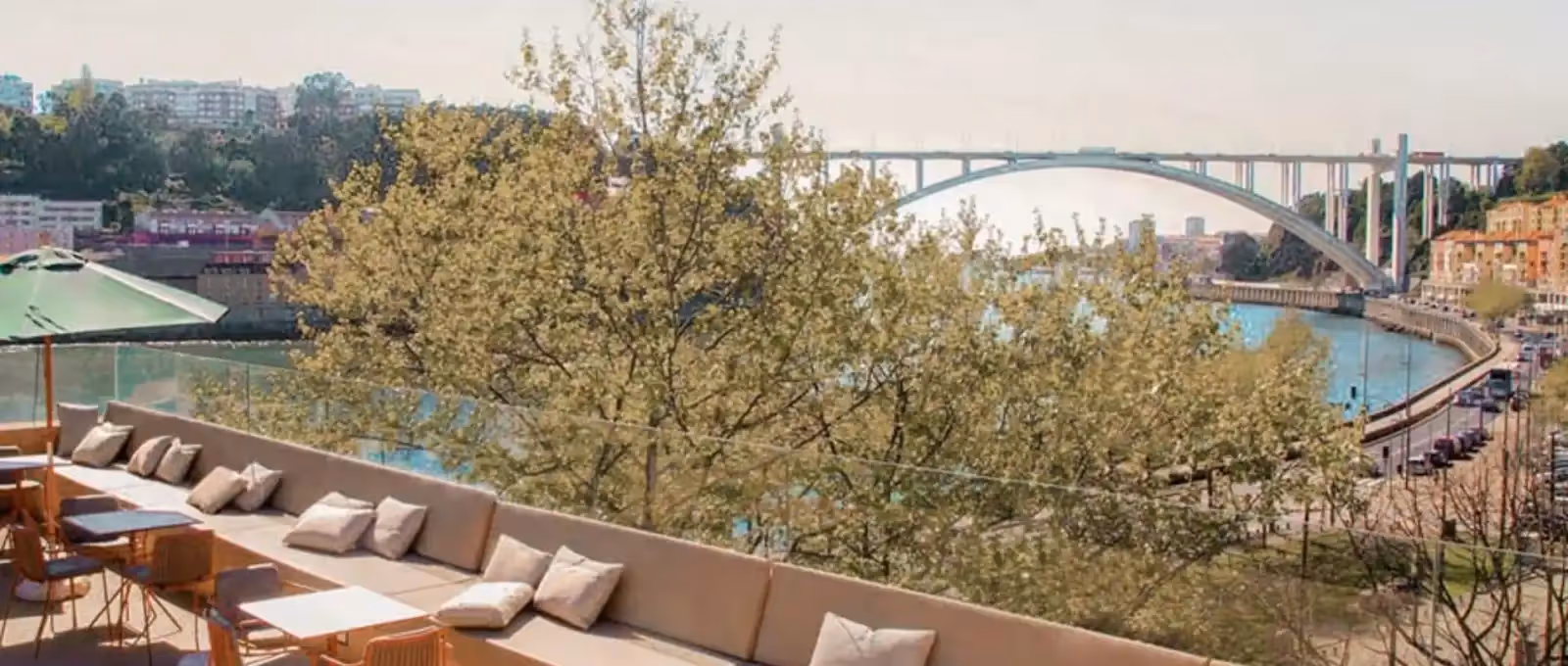 Rooftop Douro Sky Lounge a Porto - 2