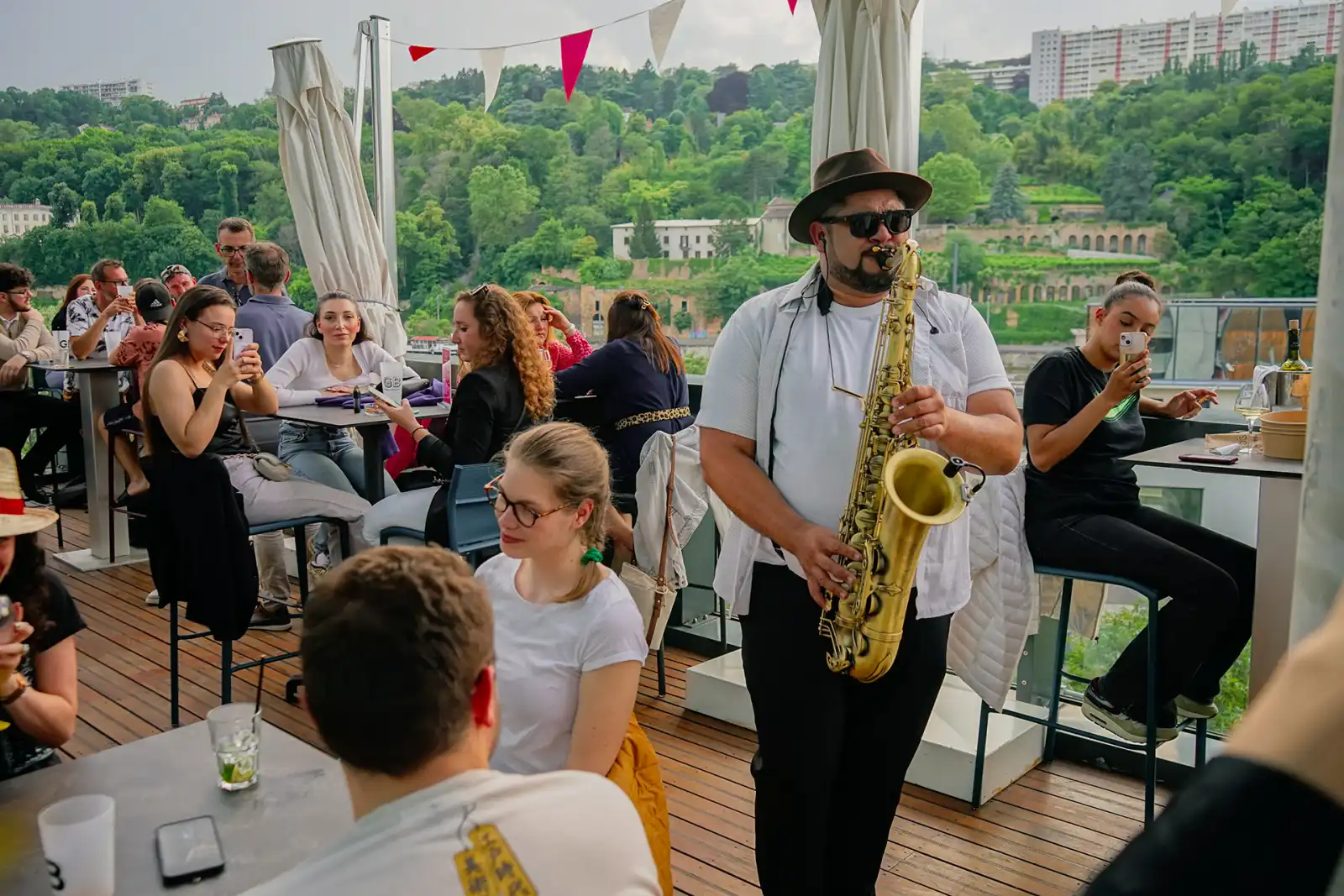 Rooftop Gourmet Bar Lyon Confluence in Lione - 2
