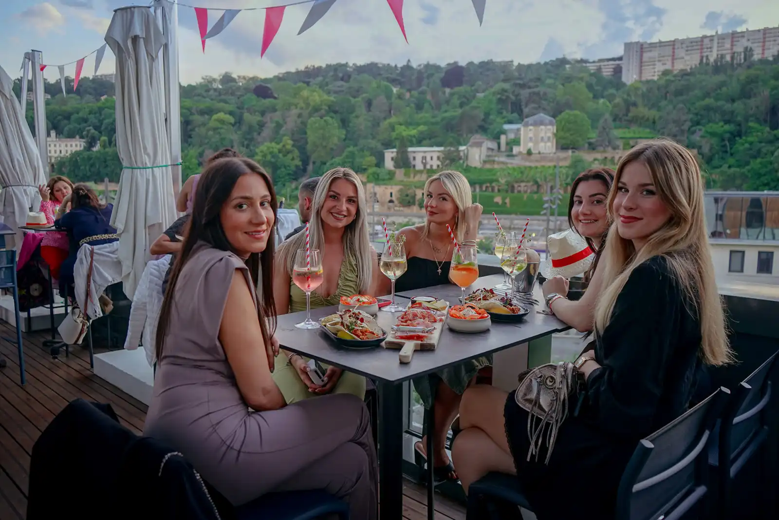 Rooftop Gourmet Bar Lyon Confluence in Lione - 4