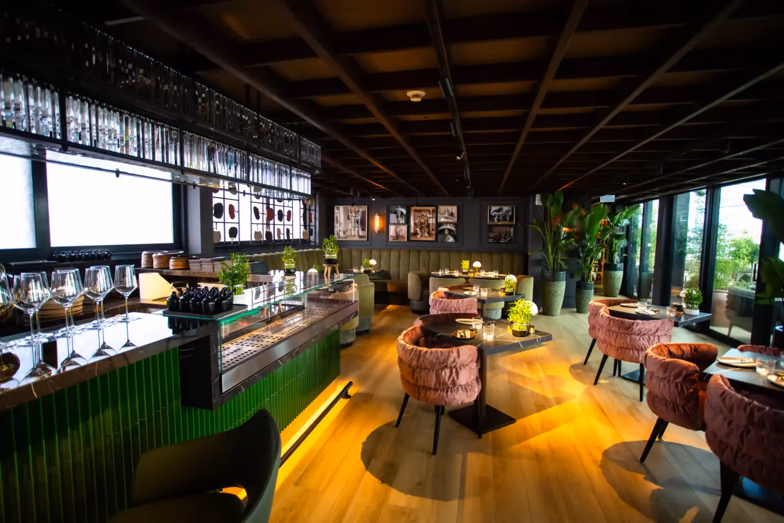 Rooftop ISSEI Skybar a Budapest - 3