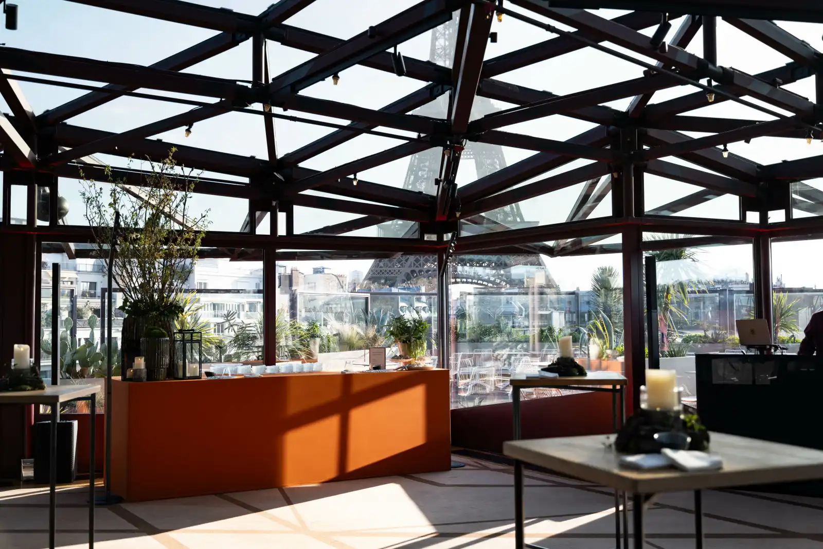 Rooftop Les Ombres in Parigi - 5