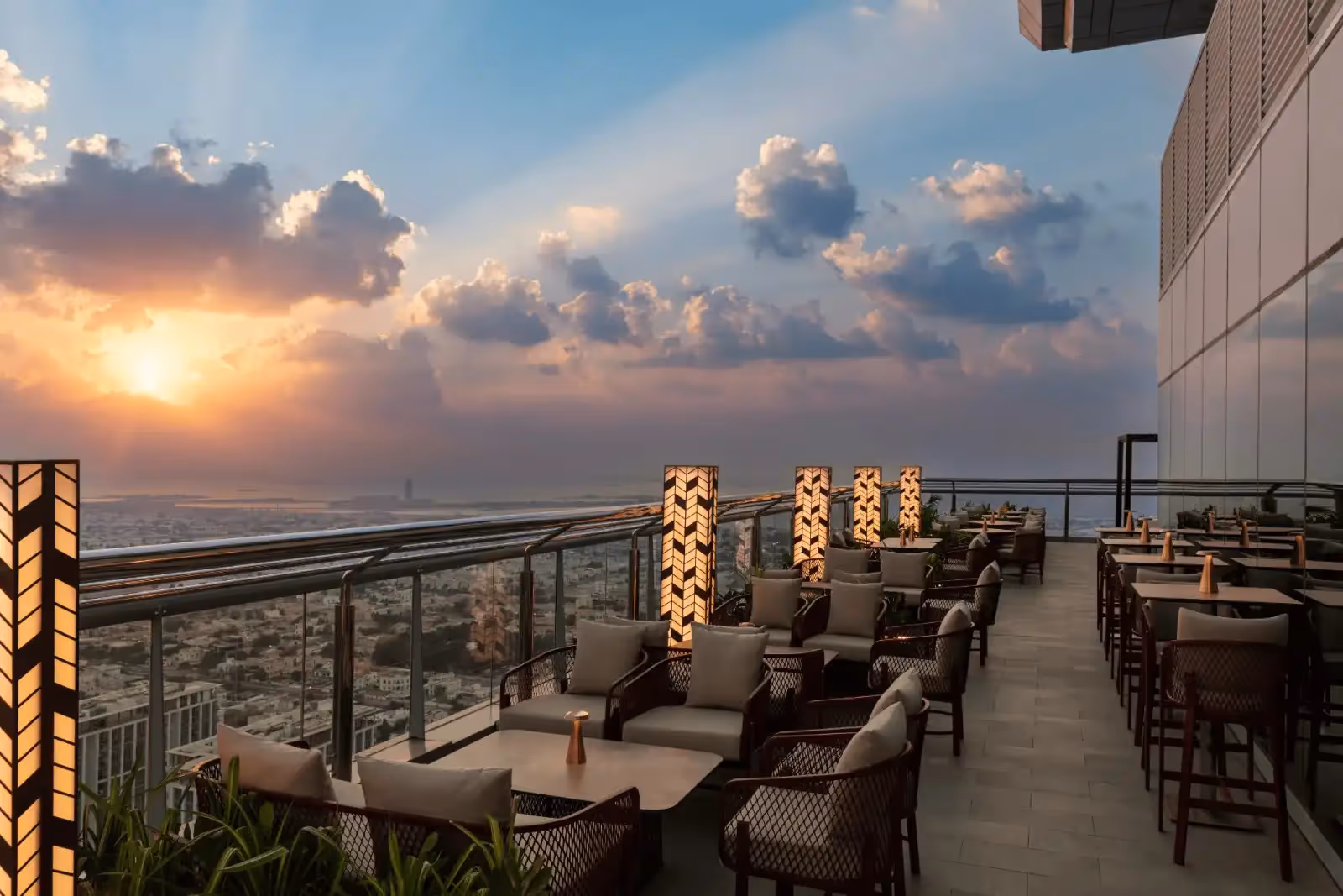 Rooftop Level 43 Sky Lounge a Dubai - 2