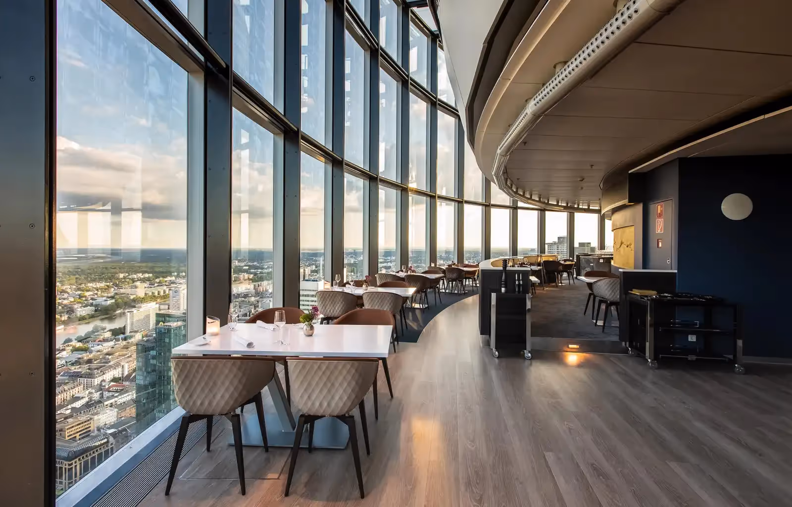 Rooftop Main Tower Restaurant & Lounge a Francoforte - 1