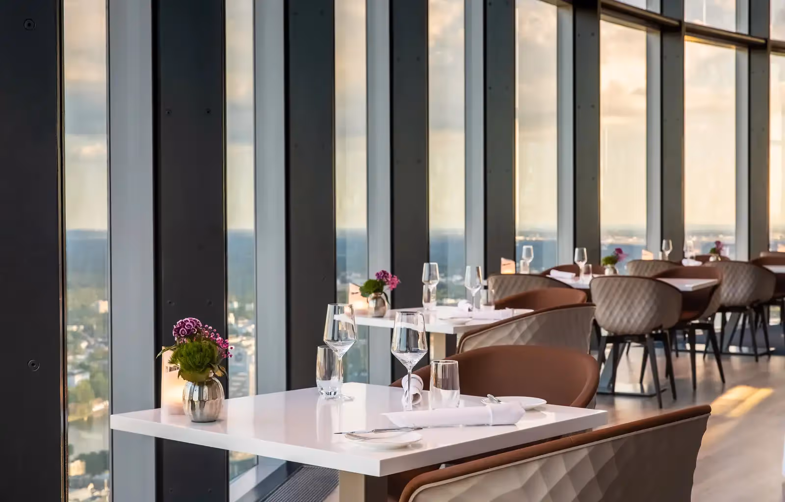 Rooftop Main Tower Restaurant & Lounge a Francoforte - 3