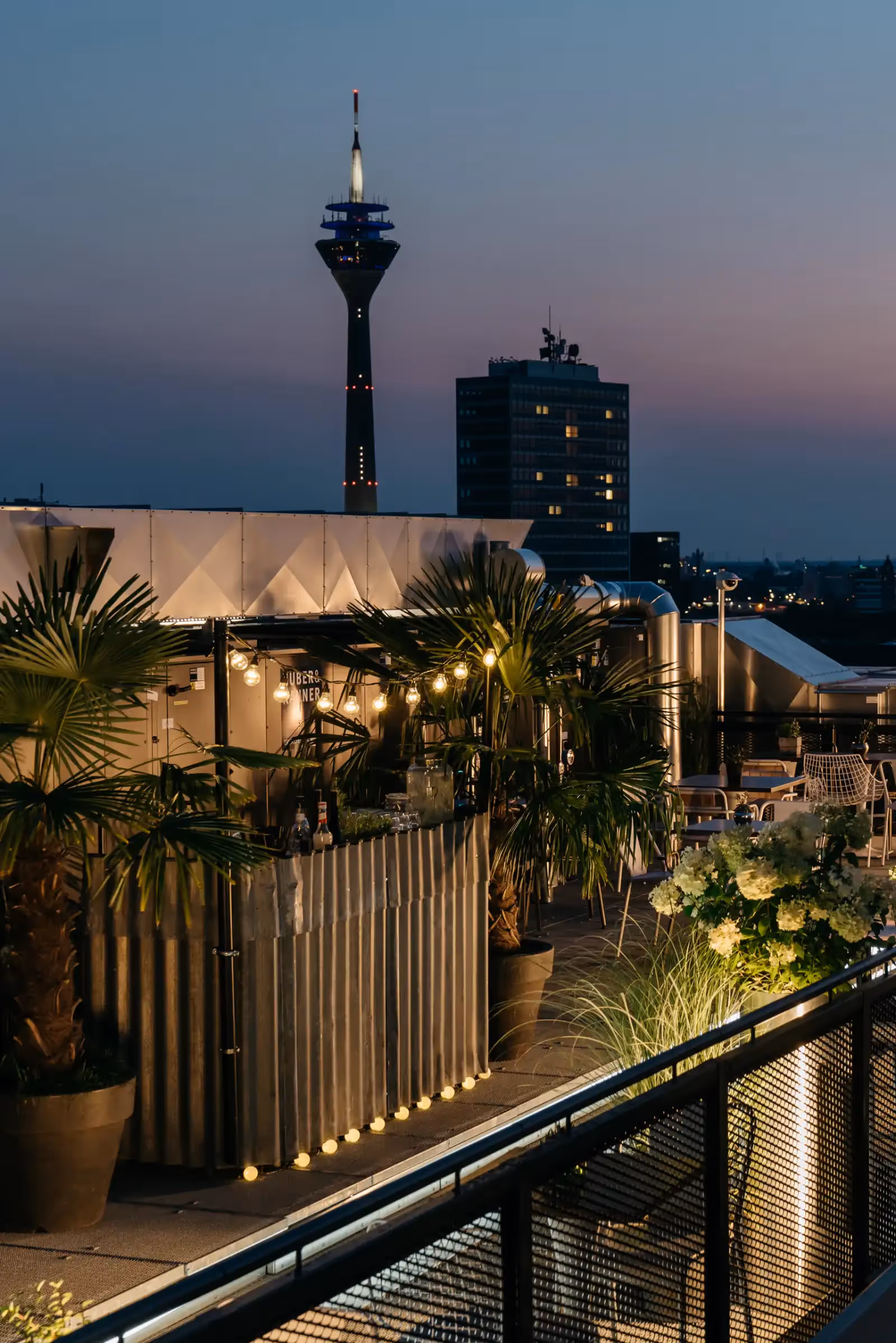 Rooftop Observatory Bar a Düsseldorf - 3