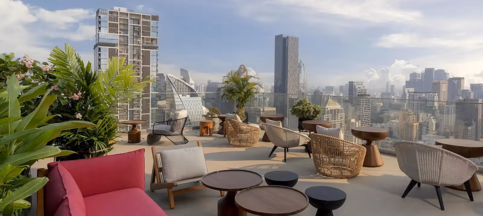 Sato San Rooftop Bar a Bangkok - 2