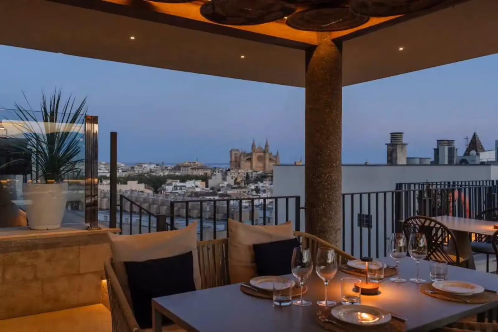 Rooftop Sky Bar Saratoga a Palma di Maiorca - 1