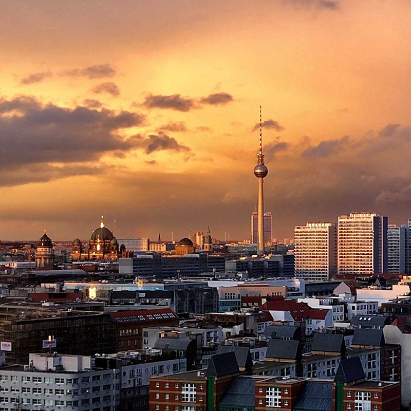 Rooftop Solar Sky-Bar Restaurant Lounge in Berlino - 7