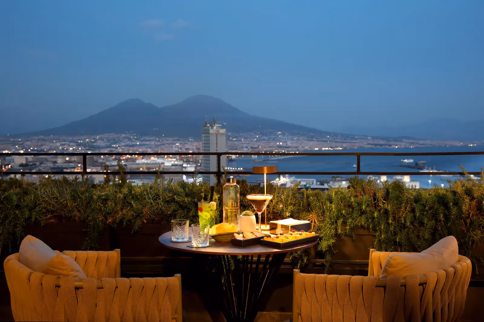 Rooftop La Terrazza dei Barbanti a Napoli - 2