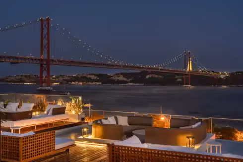 ICON Bar & Rooftop Lisbona