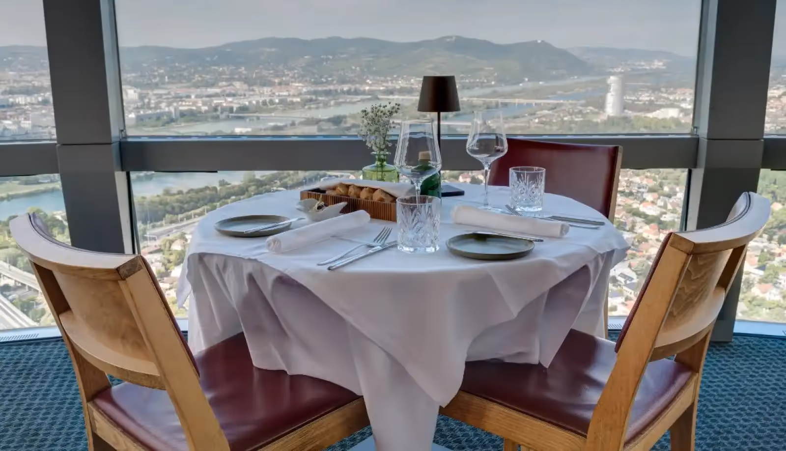 Rooftop Turm Restaurant a Vienna - 1