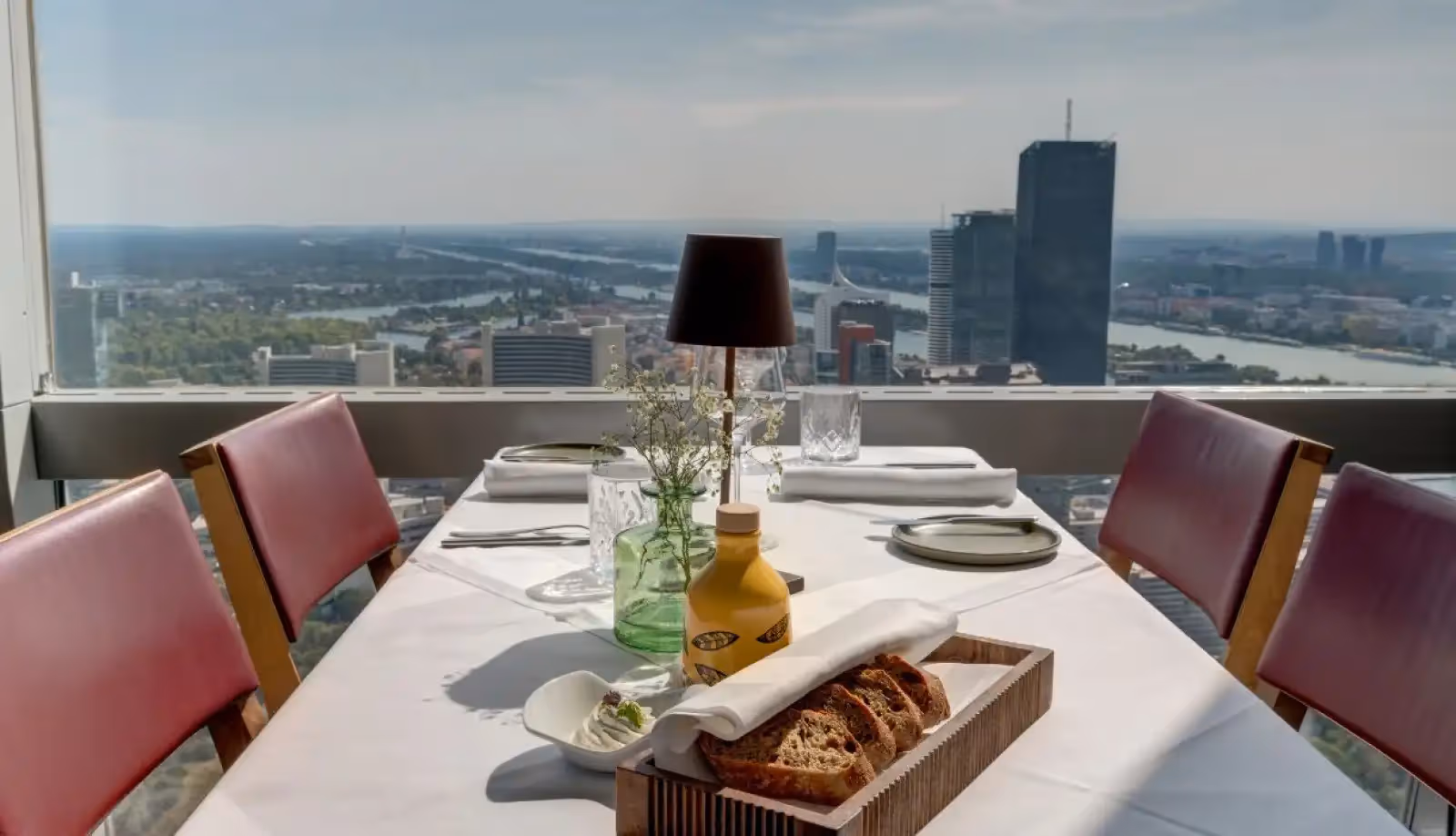 Rooftop Turm Restaurant a Vienna - 2