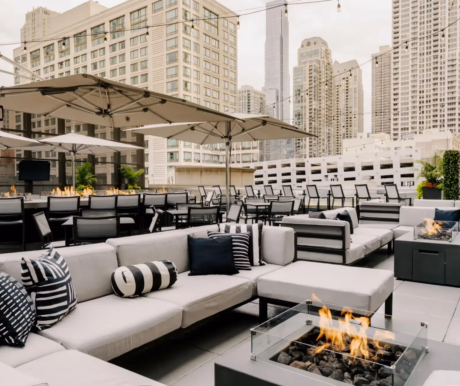 Rooftop Upstairs at The Gwen a Chicago - 1