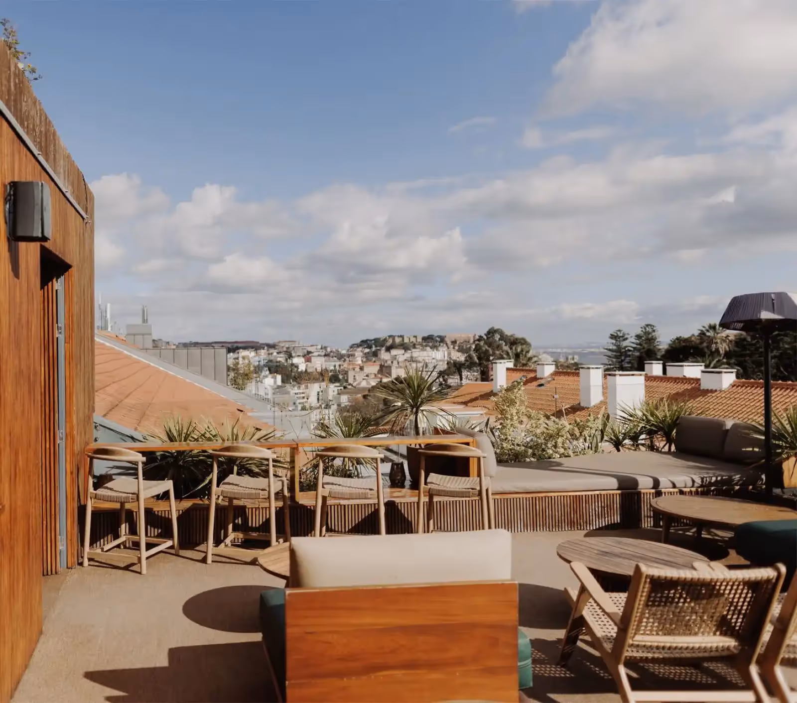 V Rooftop Bar a Lisbona - 1