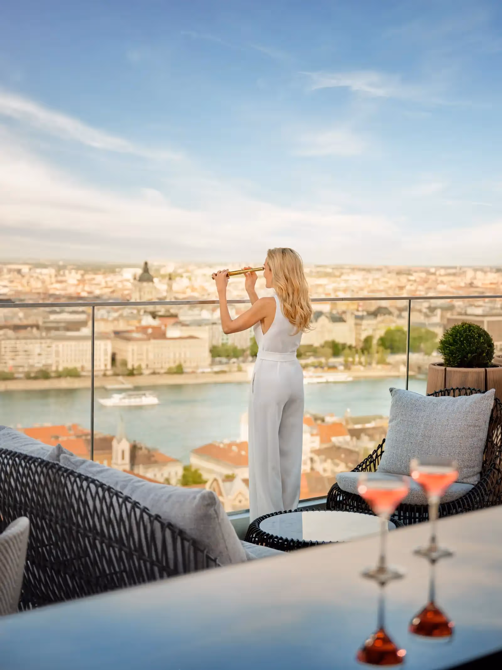 Rooftop White Raven Skybar & Lounge a Budapest - 3